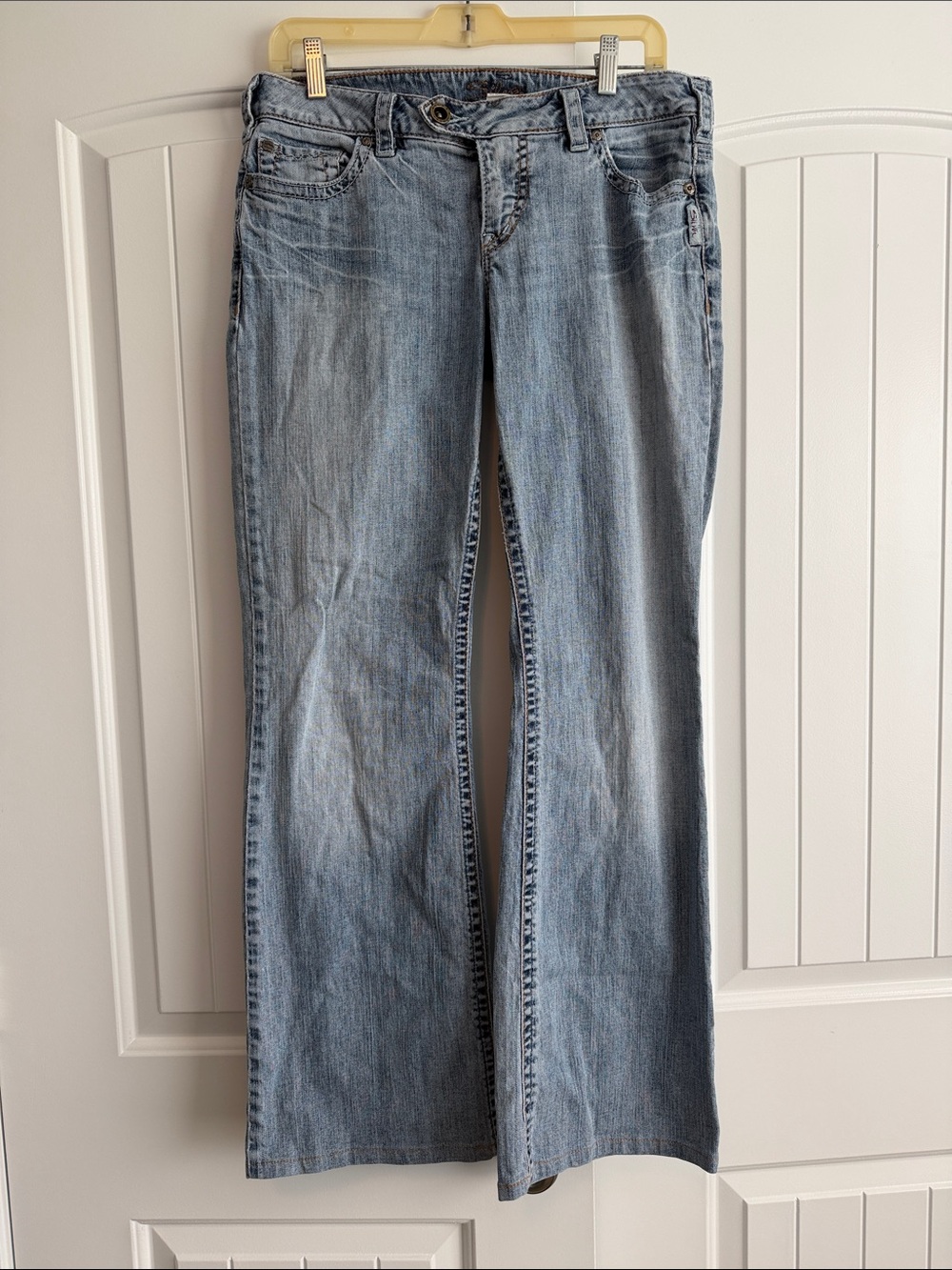 Silver Jeans Lowrise Flares